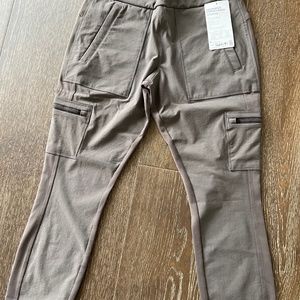 Athleta Headlands Hybrid Cargo pants